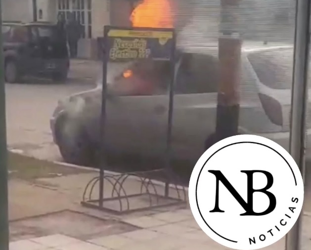 INCENDIO DE VEHÍCULO EN PLENO&nbsp;CENTRO