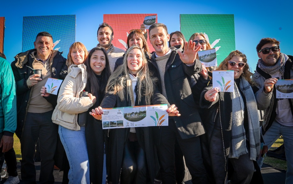 SAN VICENTE PRESENTÓ: DISTRITO LAGUNA