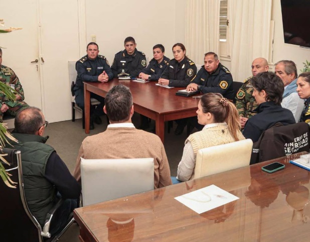 REUNIÓN DE TRABAJO PARA COORDINAR ACCIONES DE SEGURIDAD EN BRANDSEN